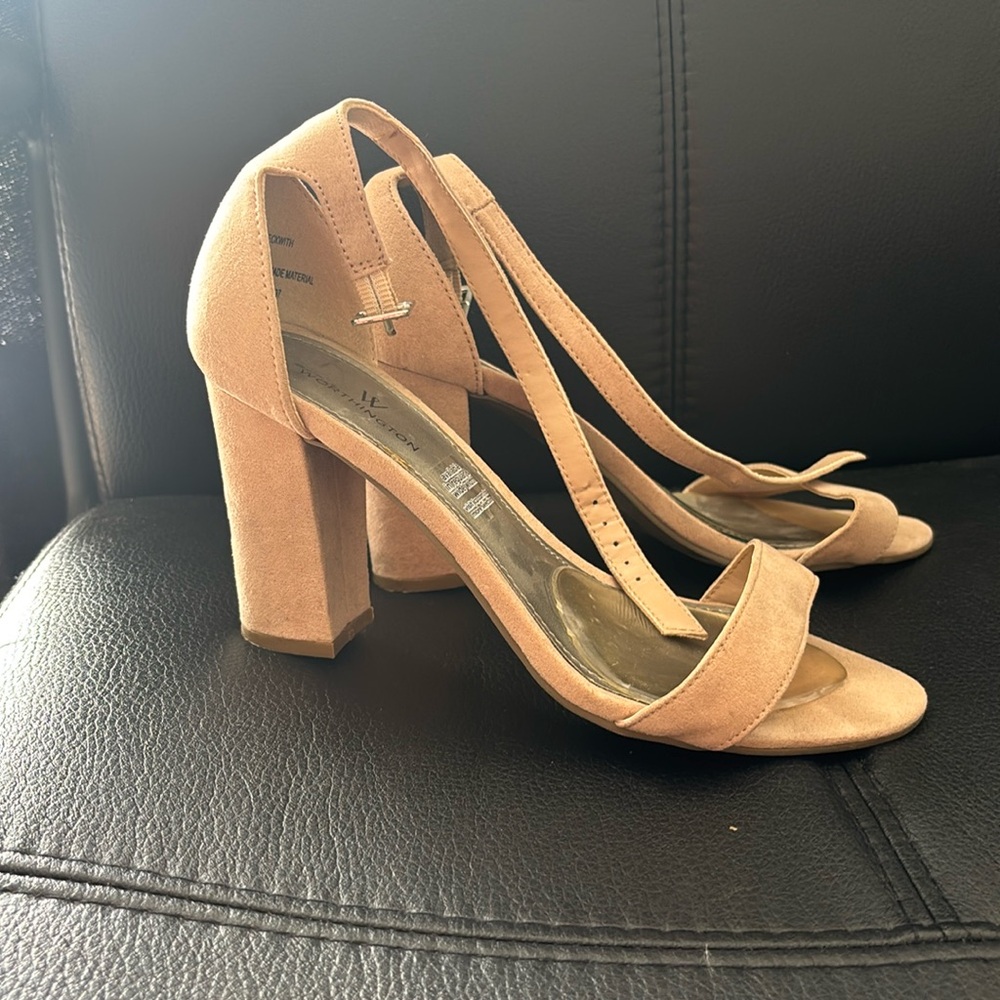 Worthington Tan Suede Block Heel Sandals Size 7W - Picture 2 of 4